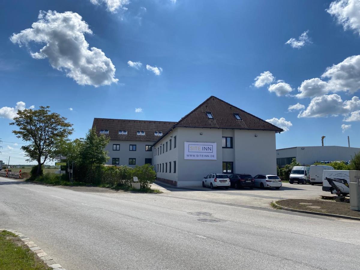 Site.Inn Wien Himberg Exterior photo