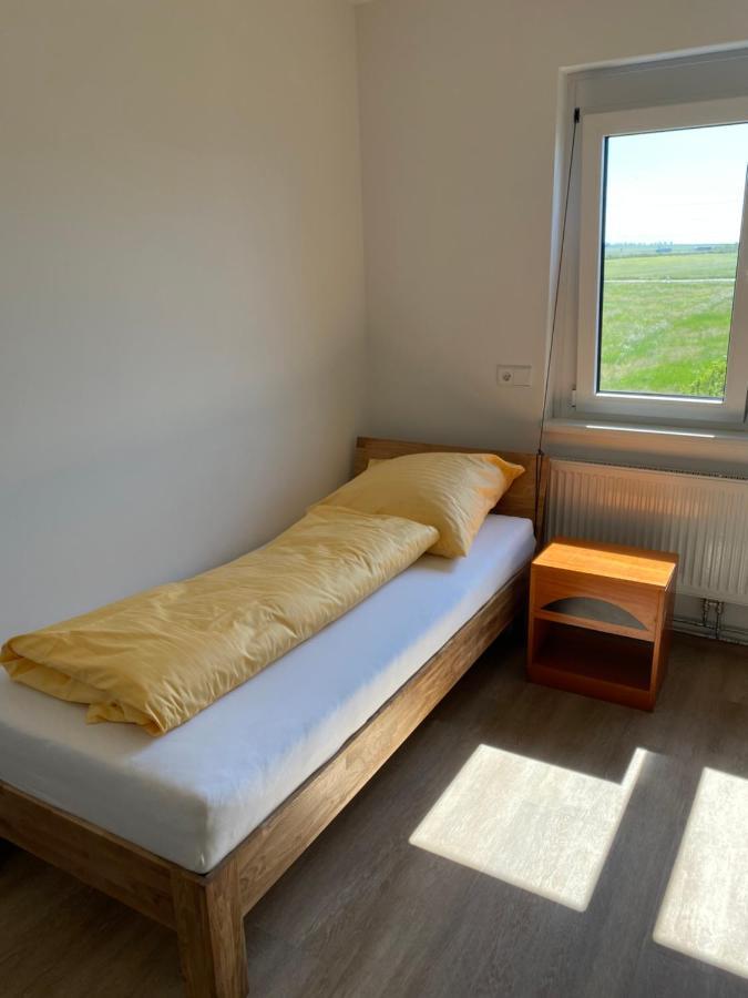 Site.Inn Wien Himberg Exterior photo